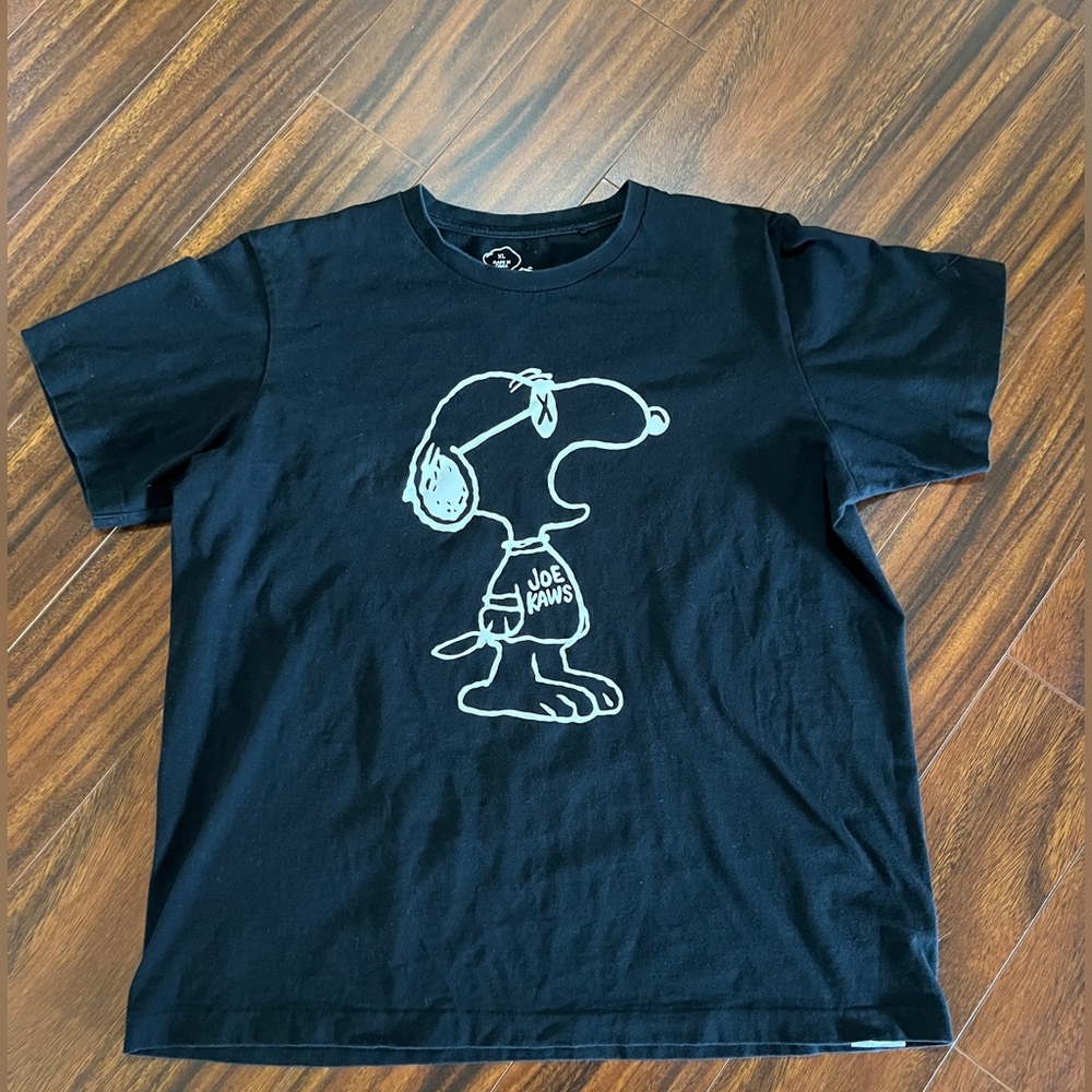 Joe KAWS x Peanuts men’s XL T-shirt, Uniqlo exclusive, black white